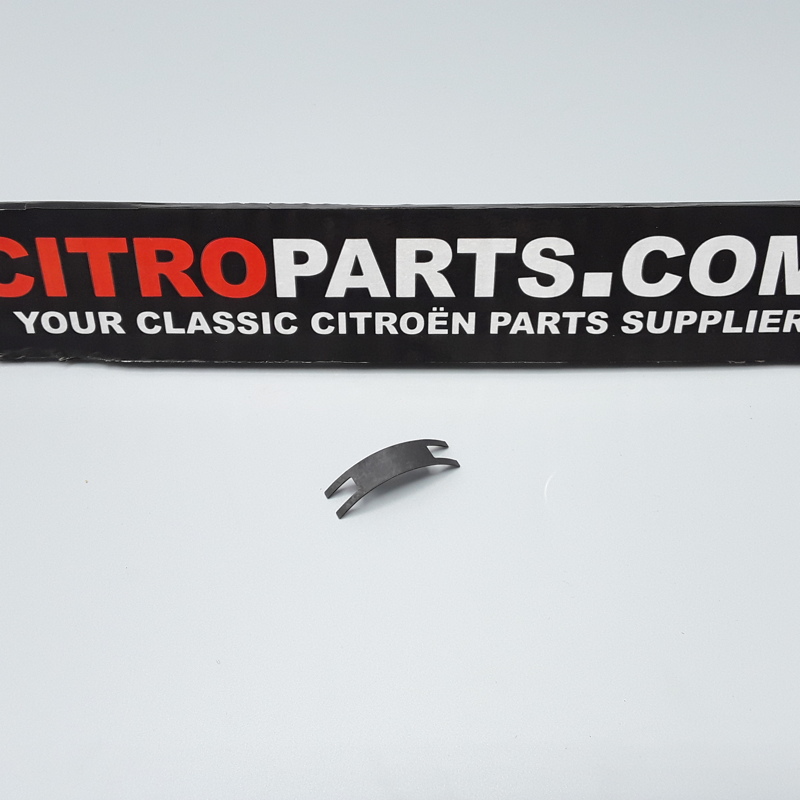 Spring for the parking brake pad